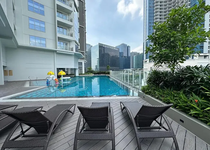 Apartment Cozy Sunlit Lounge W/ Balcony View Uptown Bgc Manila